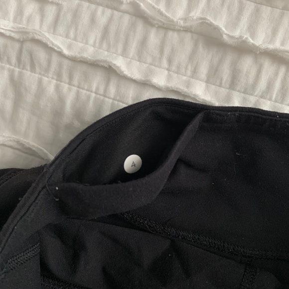 LuluLemon Wunder Under Low-Rise - Picture 3 of 7